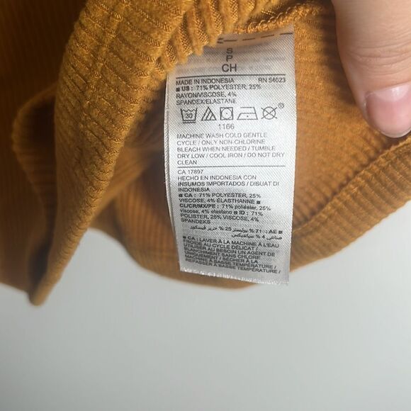 Women’s Old Navy Small Mustard Blouse Wrap Top - Picture 3 of 3